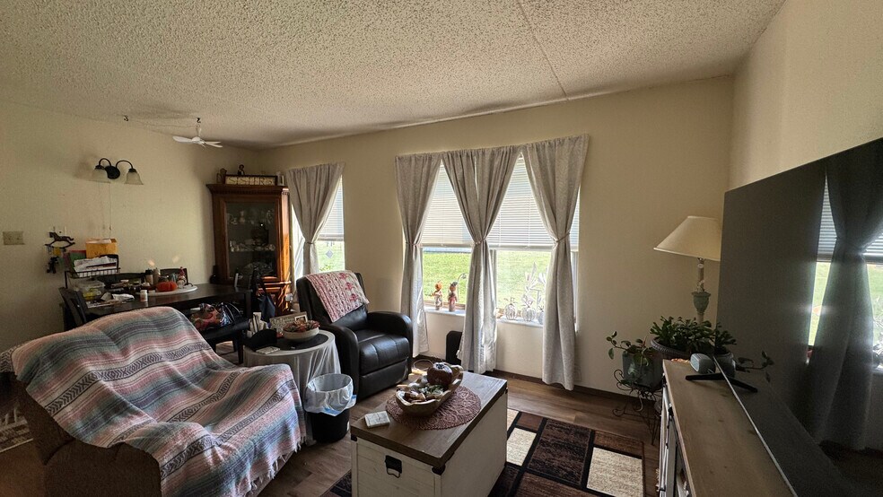 More Photos Of 818 6th St, Carrollton Apartments For Sale