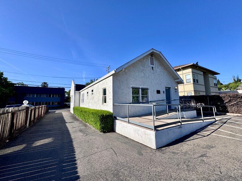 More Photos Of 1936 Shasta St, Redding Office For Sale