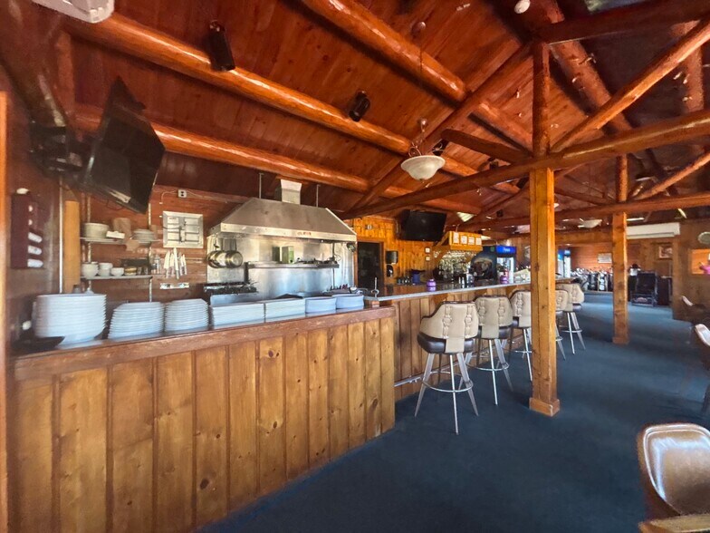 More Photos Of 487 W Gate Rd, Limestone Golf Course Driving Range For Sale