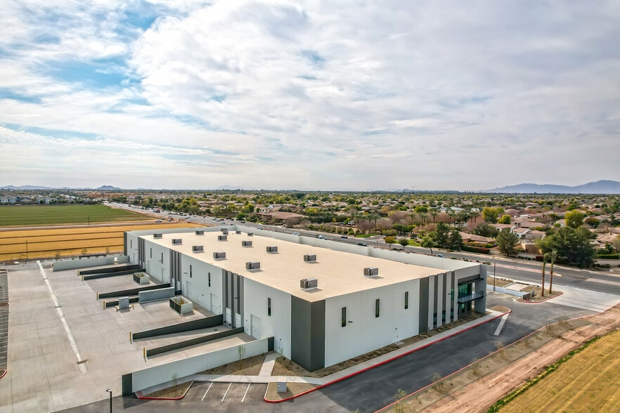 More Photos Of 2375 S Arizona Ave, Chandler Distribution For Lease
