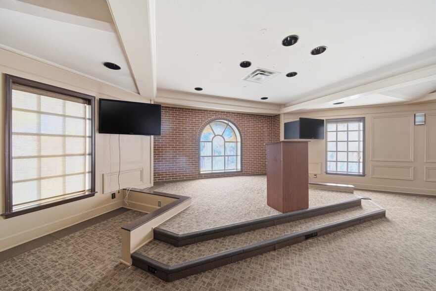 More Photos Of 7100 E 31st St, Tulsa Religious Facility For Sale
