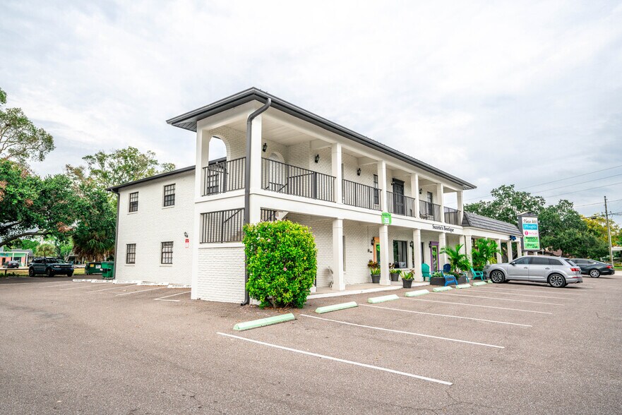 More Photos Of 400 Indian Rocks Rd N, Belleair Bluffs Storefront Retail Office For Sale