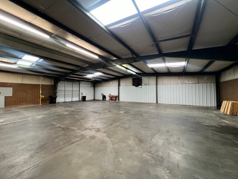 More Photos Of 200 Pedro St, Monroe Flex For Lease