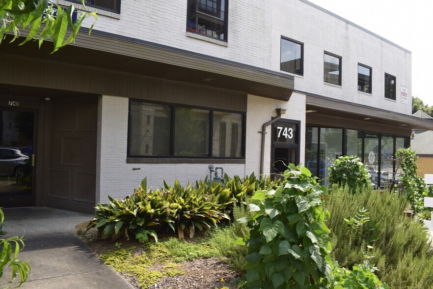 More Photos Of 741-745 W Johnson St, Raleigh Office For Lease