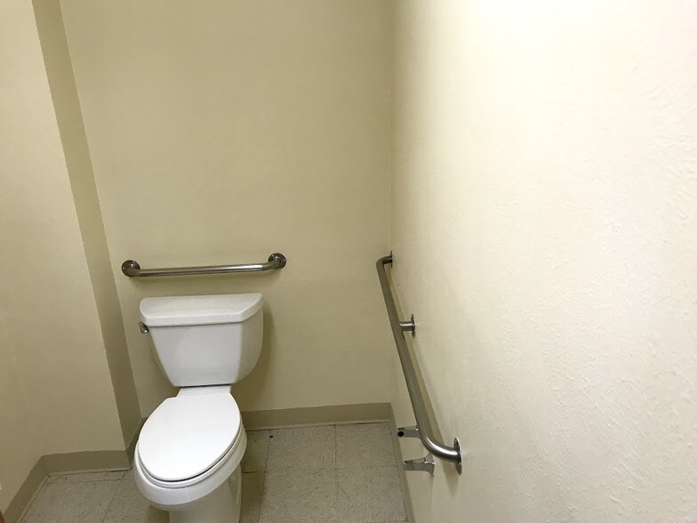 More Photos Of 3768 Norwood Dr, Littleton Warehouse For Lease