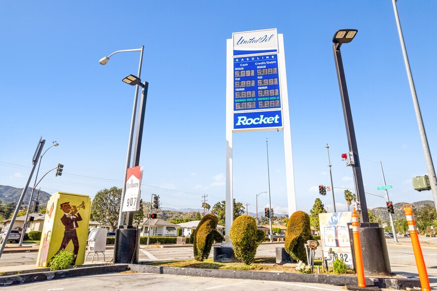 More Photos Of 1118 N Glendale Ave, Glendale Service Station For Sale