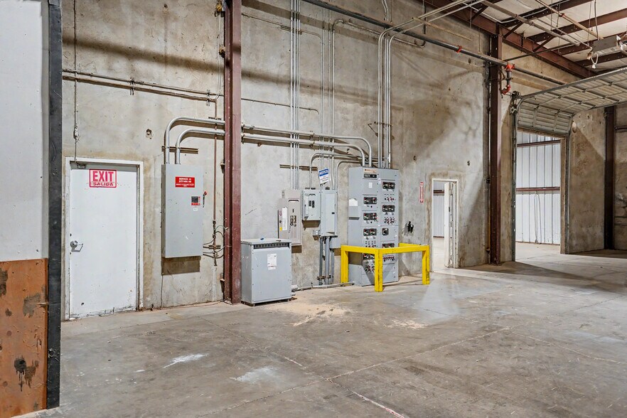 More Photos Of 3025 Kathryn Ave NE, Albany Warehouse For Lease