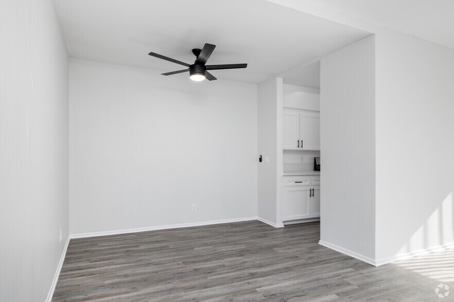 More Photos Of 1527 Veteran Ave, Los Angeles Apartments For Sale