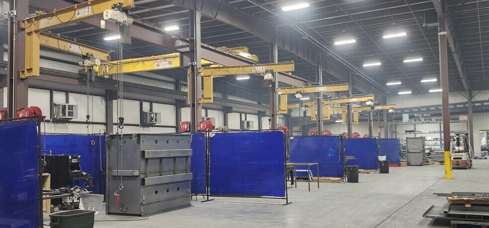 More Photos Of 1011 Industrial Ct, Moscow Mills Warehouse For Lease