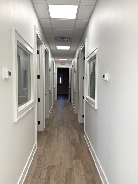 More Photos Of 1500 Swan Lake Road, Bossier City Office For Lease