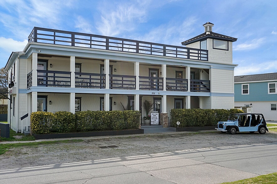 More Photos Of 205 Harper Ave, Carolina Beach Hotel For Sale