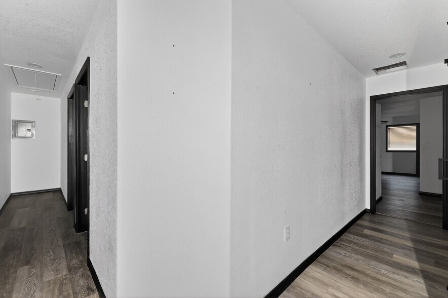 More Photos Of 1130 E North Blvd, Leesburg Freestanding For Lease