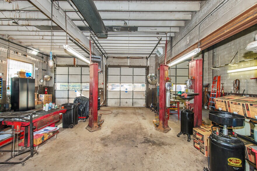 More Photos Of 209 S Maple Ave, Ridgewood Auto Repair For Sale