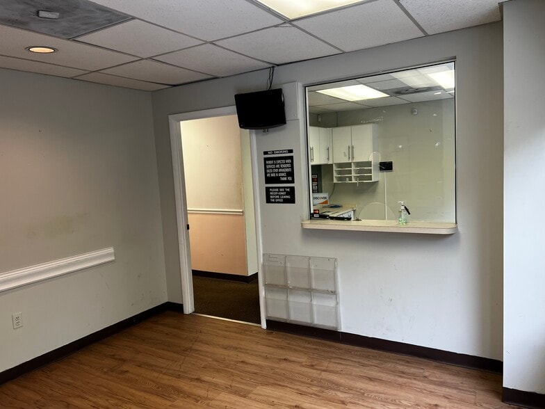More Photos Of 6122-6136 Landover Rd, Cheverly Medical For Sale