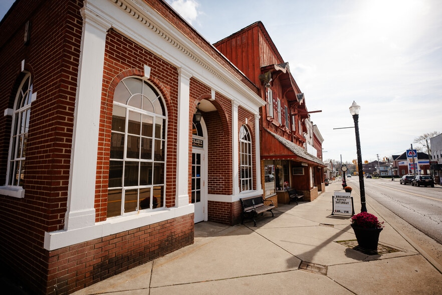 More Photos Of 176 N Market St, Shreve General Retail For Sale