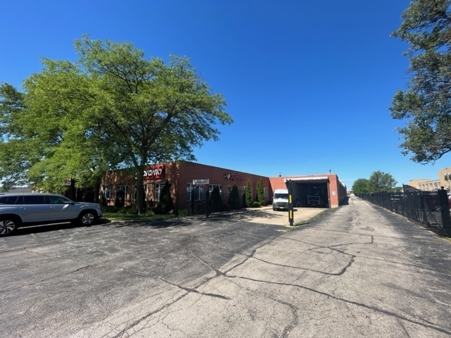 Primary Photo Of 8080-8088 McCormick Blvd, Skokie Manufacturing For Lease