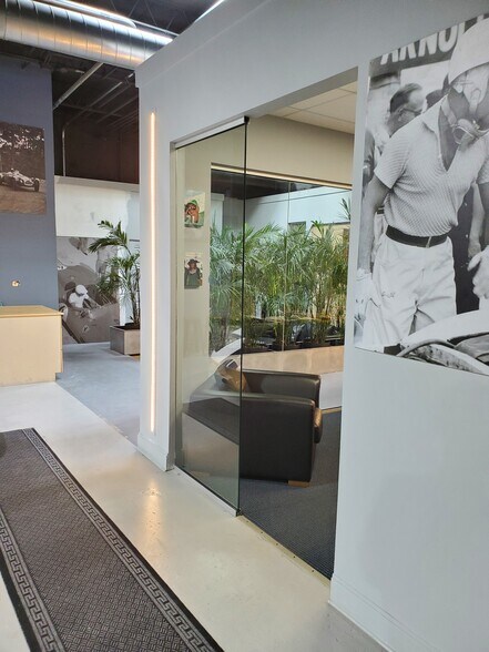 More Photos Of 5791 NW 37th Ave, Miami Manufacturing For Lease