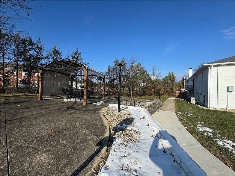 More Photos Of 30 Poinciana Dr, Dayton Apartments For Sale