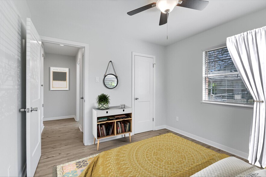 More Photos Of 3203 Lafayette Ave, Austin Specialty For Sale