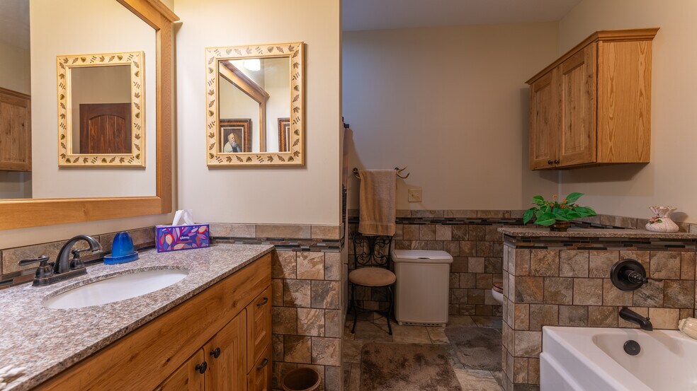 More Photos Of 283 Broken Post, Richland Specialty For Sale