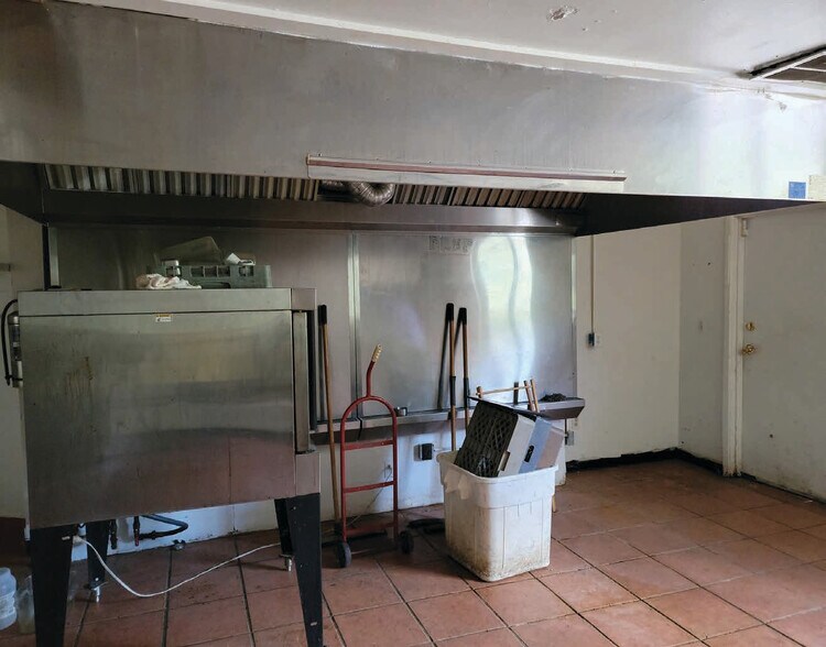 More Photos Of 693 Slaty Fork Rd, Slatyfork Restaurant For Lease