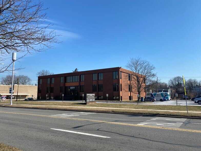 More Photos Of 3211 N Front St, Harrisburg Office For Sale