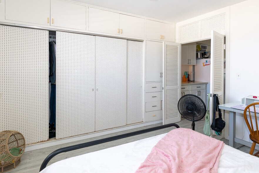 More Photos Of 3427 Waialae Ave, Honolulu Storefront Retail Residential For Sale