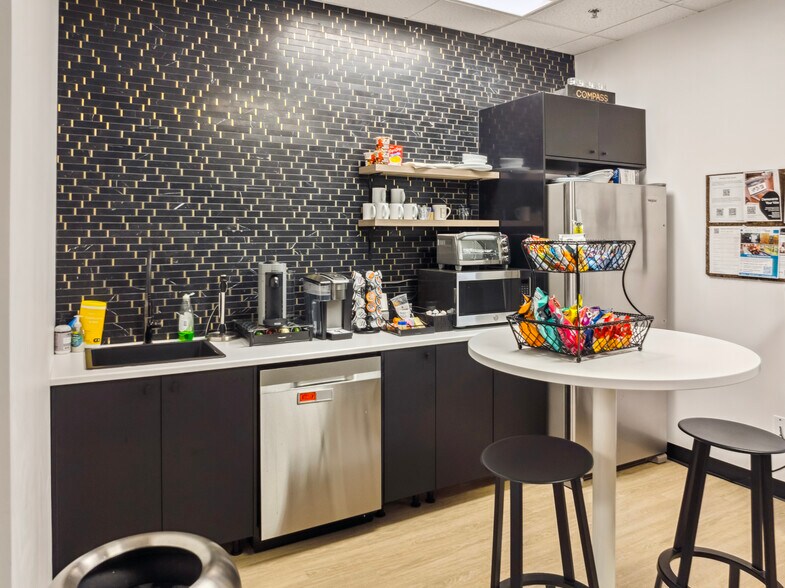 More Photos Of 760 W Main St, Barrington Office For Sale