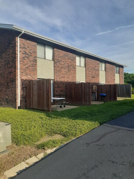More Photos Of 2520 Eastview Dr, Belleville Multifamily For Sale
