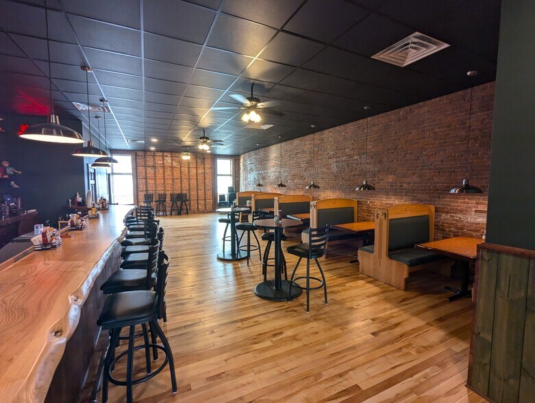 More Photos Of 104 N Elm St, Cresco General Retail For Sale