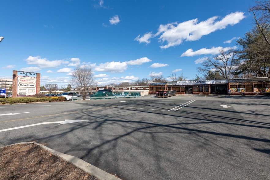 More Photos Of 306 S Main St, New City Freestanding For Lease