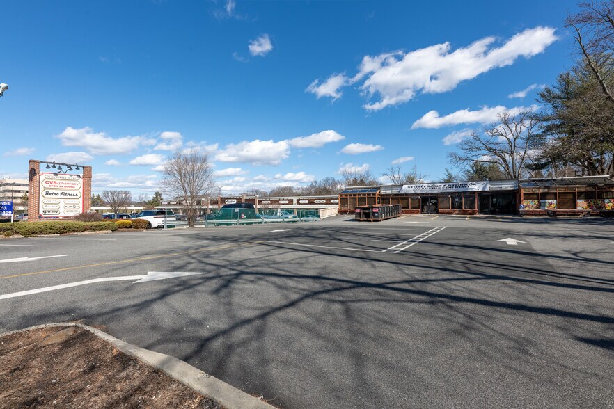 More Photos Of 306 S Main St, New City Freestanding For Lease