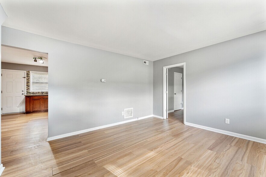 More Photos Of 415 Hamilton Ave, Blackwood Apartments For Sale