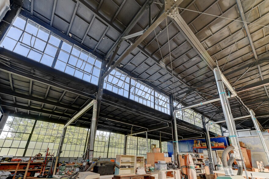 More Photos Of 555 E 3rd St, Jacksonville Warehouse For Lease