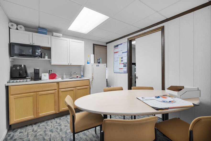 More Photos Of 491 Arlington Rd, Middleville Office For Sale