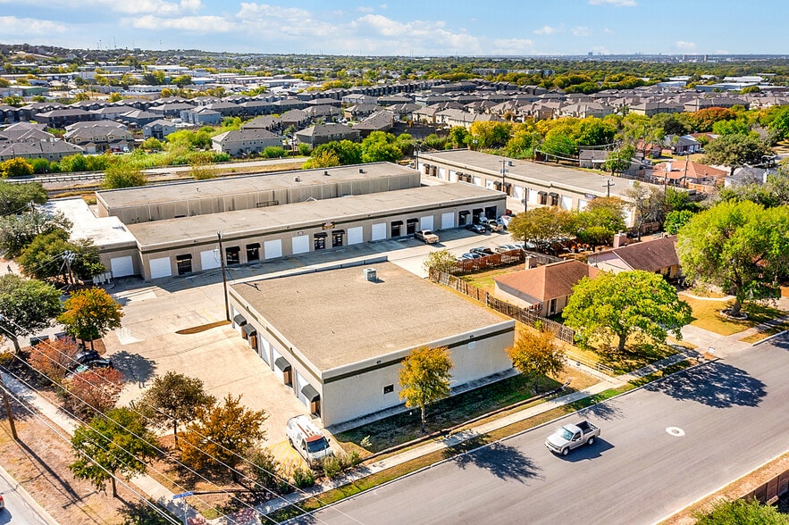 More Photos Of 14309 Toepperwein Rd, San Antonio Service For Lease