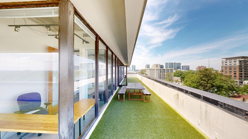 More Photos Of 550 Pharr Rd NE, Atlanta Office For Sale
