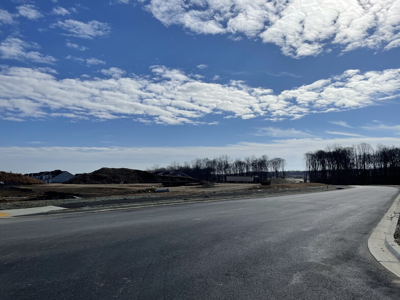 More Photos Of St. Charles Pky, White Plains Land For Sale