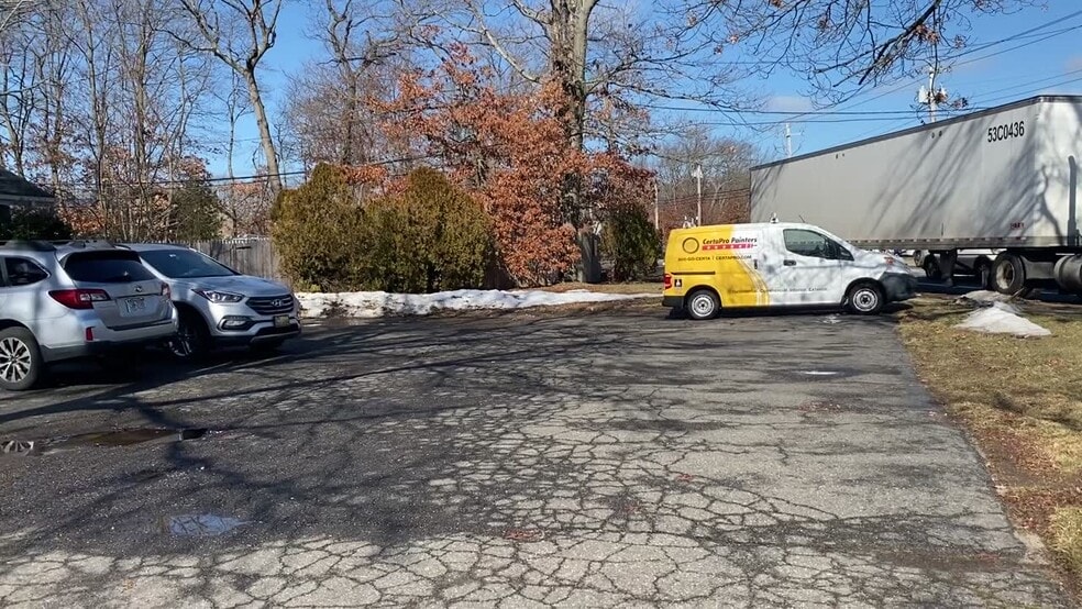 More Photos Of 134 Wedgewood Dr, Coram Office For Sale