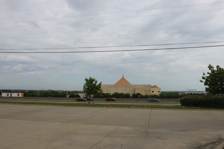 More Photos Of 39490 Lyndon B Johnson Fwy, Dallas Auto Dealership For Lease