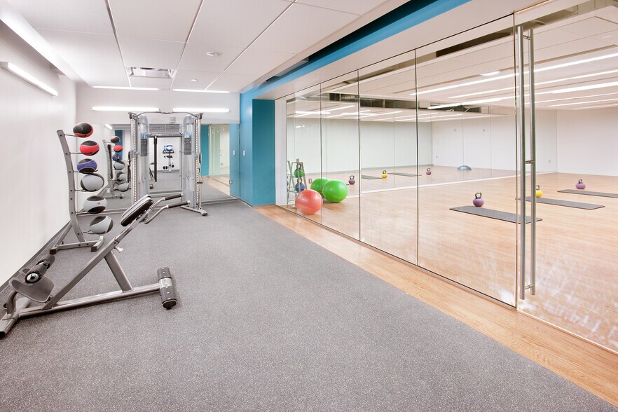 More Photos Of 2300 N St NW, Washington Office For Lease