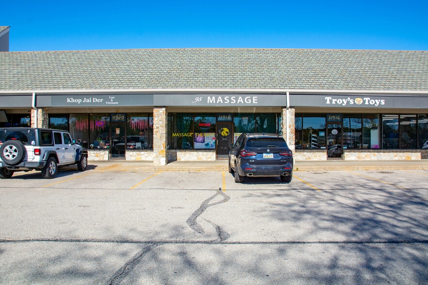 More Photos Of 11800-11922 W 119th St, Overland Park Unknown For Lease