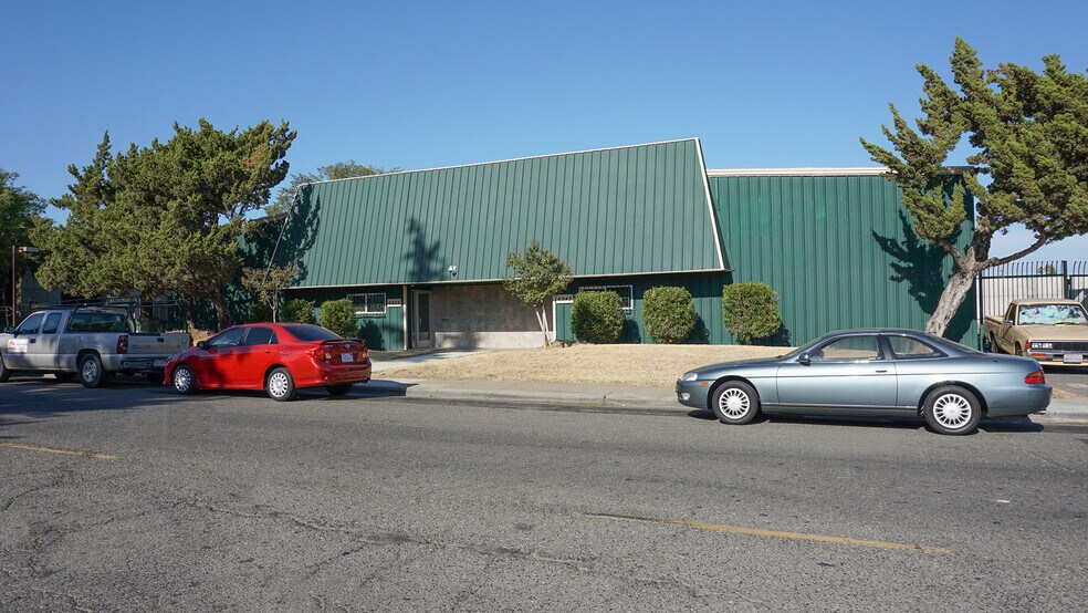 More Photos Of 6925 Luther Dr, Sacramento Warehouse For Sale