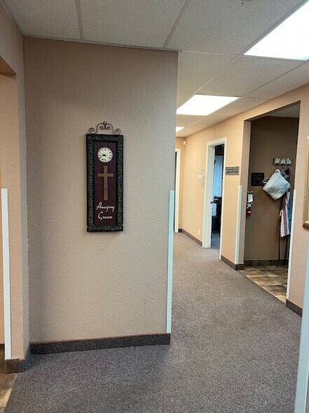 More Photos Of 600 S Red River Expy, Burkburnett Medical For Sale