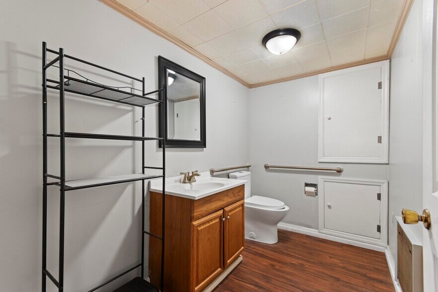 More Photos Of 78 Ash St, Calvert City Office For Sale