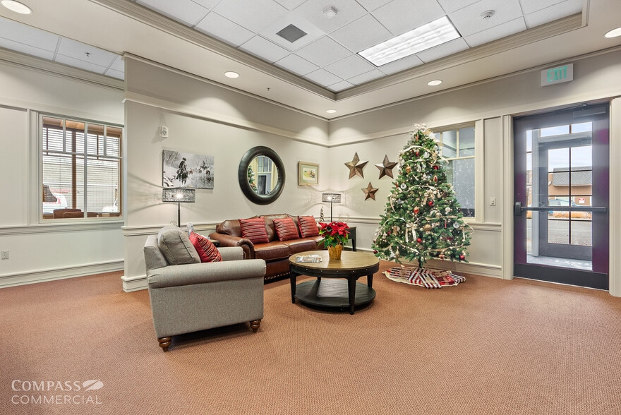 More Photos Of 735 SW 6th St, Redmond Office For Lease