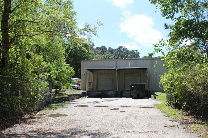 More Photos Of 7660 Gainesville Ave, Jacksonville Warehouse For Lease