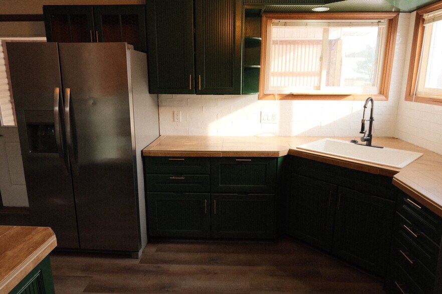 More Photos Of 1052 Centre Tpke, Orwigsburg Flex For Sale