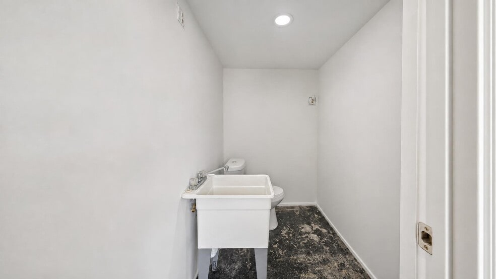 More Photos Of 125 SE 3rd St, Deerfield Beach Flex For Lease