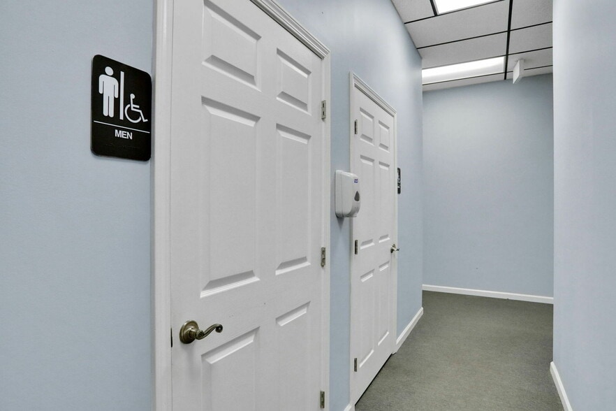 More Photos Of 12428 San Jose Blvd, Jacksonville Office For Sale